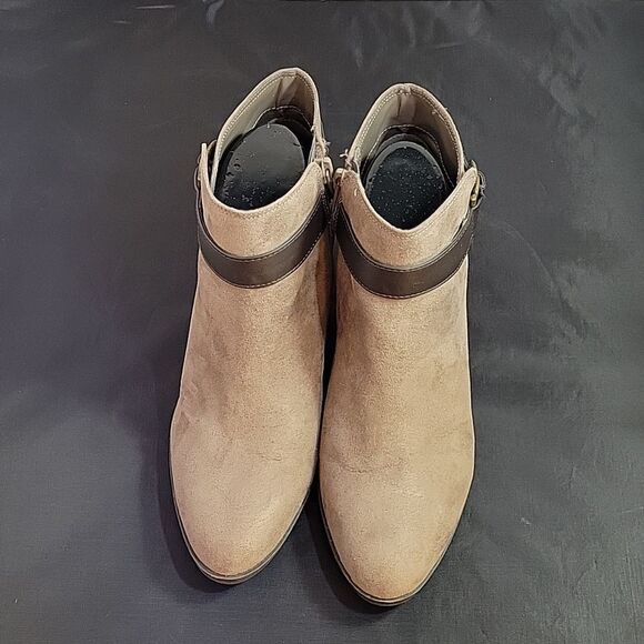 UNISA FAUX SUEDE POINTED TOE ZIP CLOSURE ANKLE BOOT - Picture 2 of 14